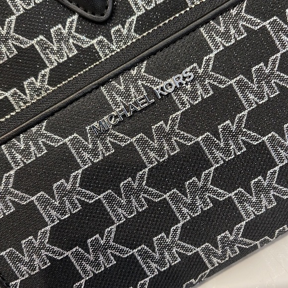 Michael Kors Jet Set Travel Large Phone Case Wristlet Wallet MK Black Multi - Picture 14 of 16